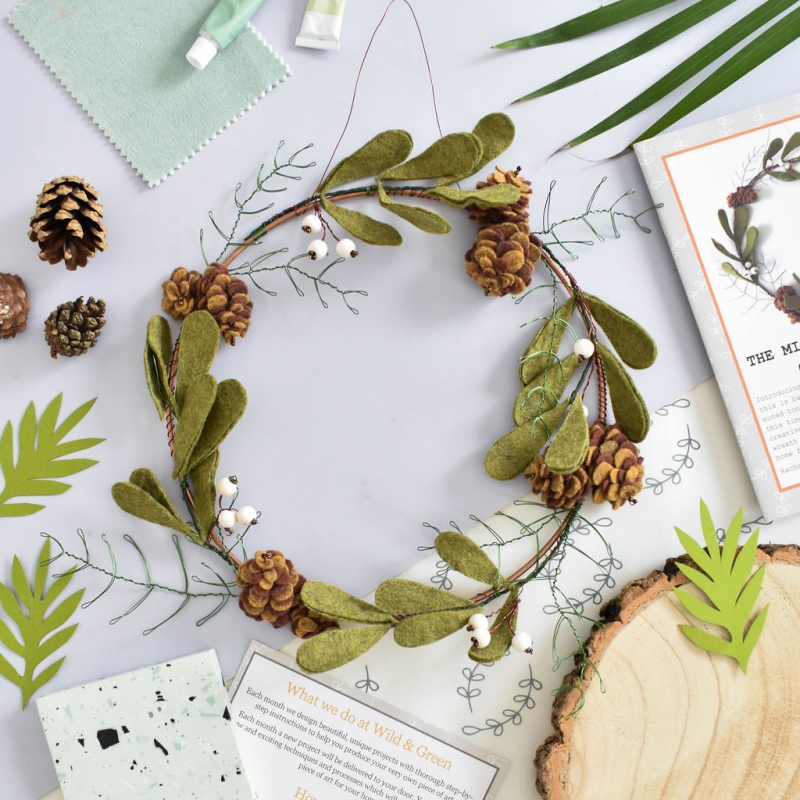 The Mistletoe and Pine Cone Wreath Project